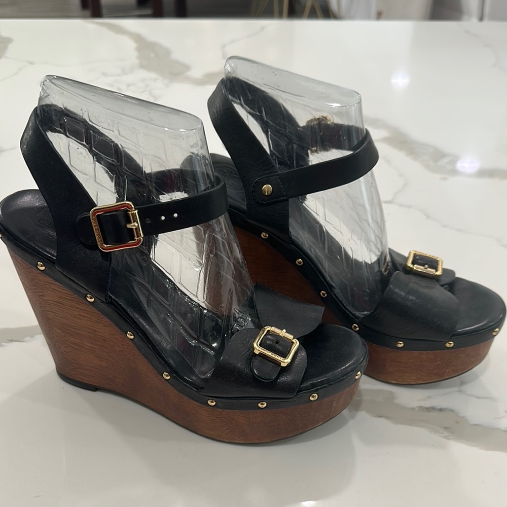 Tory Burch Black and Brown Wedge Sandals with Gold Accents - Picture 2 of 4
